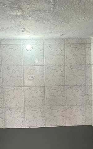 Casa para alugar com 150m², 2 quartos e 2 vagas Casa para alugar com 150m², 2 quartos e 2 vagasPorão