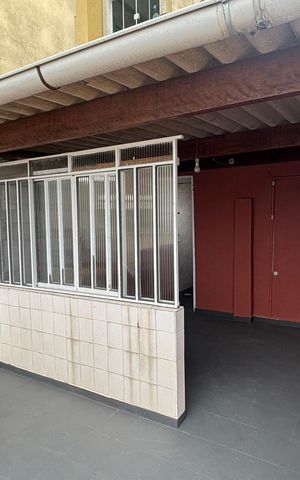 Casa para alugar com 150m², 2 quartos e 2 vagas Casa para alugar com 150m², 2 quartos e 2 vagasÁrea de Serviço 2