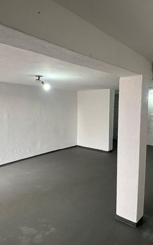Casa para alugar com 150m², 2 quartos e 2 vagas Casa para alugar com 150m², 2 quartos e 2 vagasPorão