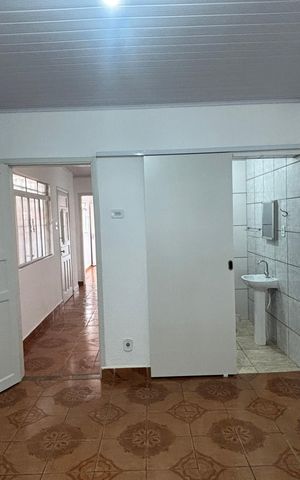 Casa para alugar com 150m², 2 quartos e 2 vagas Casa para alugar com 150m², 2 quartos e 2 vagasSuite