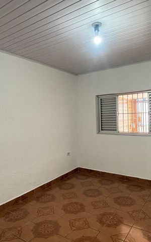 Casa para alugar com 150m², 2 quartos e 2 vagas Casa para alugar com 150m², 2 quartos e 2 vagasSuite