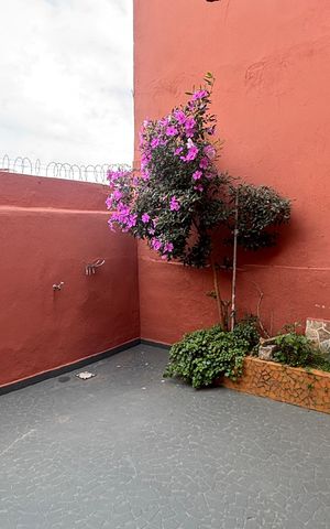 Casa para alugar com 150m², 2 quartos e 2 vagas Casa para alugar com 150m², 2 quartos e 2 vagasQuintal