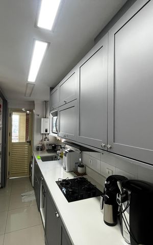 Apartamento à venda com 92m², 2 quartos e 2 vagasCozinha