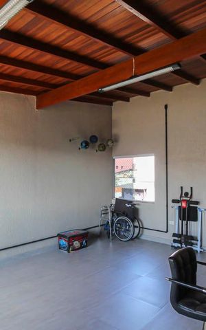 Casa à venda com 180m², 6 quartos e 3 vagas Casa à venda com 180m², 6 quartos e 3 vagasQuarto 2