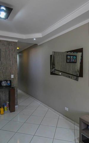 Casa à venda com 180m², 6 quartos e 3 vagas Casa à venda com 180m², 6 quartos e 3 vagasSala