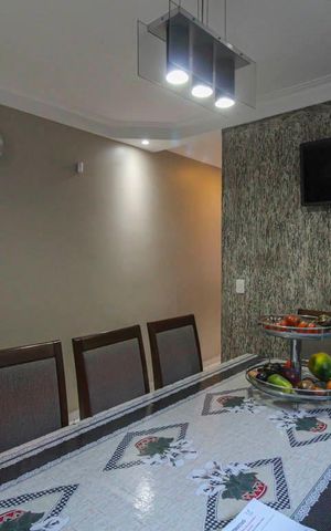 Casa à venda com 180m², 6 quartos e 3 vagas Casa à venda com 180m², 6 quartos e 3 vagasSala de Jantar