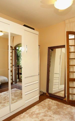 Casa de condomínio à venda com 200m², 3 quartos e 2 vagas Casa de condomínio à venda com 200m², 3 quartos e 2 vagasQuarto