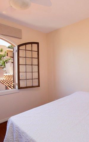 Casa de condomínio à venda com 200m², 3 quartos e 2 vagas Casa de condomínio à venda com 200m², 3 quartos e 2 vagasQuarto