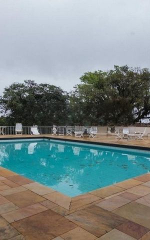 Casa de condomínio à venda com 200m², 3 quartos e 2 vagas Casa de condomínio à venda com 200m², 3 quartos e 2 vagasPiscina