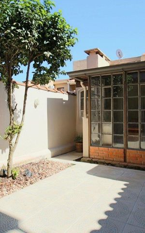 Casa de condomínio à venda com 200m², 3 quartos e 2 vagas Casa de condomínio à venda com 200m², 3 quartos e 2 vagasÁrea Externa