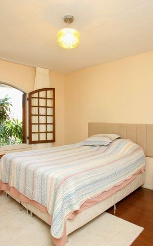 Casa de condomínio à venda com 200m², 3 quartos e 2 vagas Casa de condomínio à venda com 200m², 3 quartos e 2 vagasQuarto