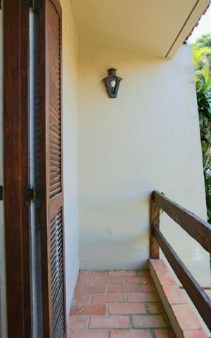 Casa de condomínio à venda com 200m², 3 quartos e 2 vagas