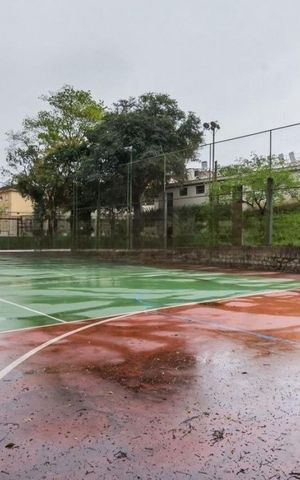 Casa de condomínio à venda com 200m², 3 quartos e 2 vagas Casa de condomínio à venda com 200m², 3 quartos e 2 vagasQuadra Esportiva