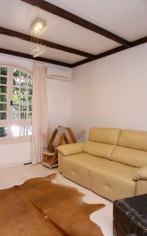 Casa de condomínio à venda com 200m², 3 quartos e 2 vagas Casa de condomínio à venda com 200m², 3 quartos e 2 vagasSala
