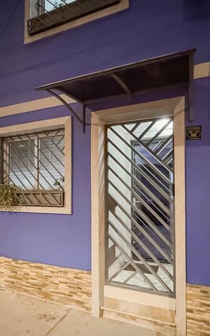 Casa à venda com 174m², 3 quartos e sem vaga Casa à venda com 174m², 3 quartos e sem vagaFachada