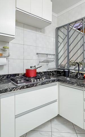 Casa à venda com 174m², 3 quartos e sem vaga Casa à venda com 174m², 3 quartos e sem vagaCozinha