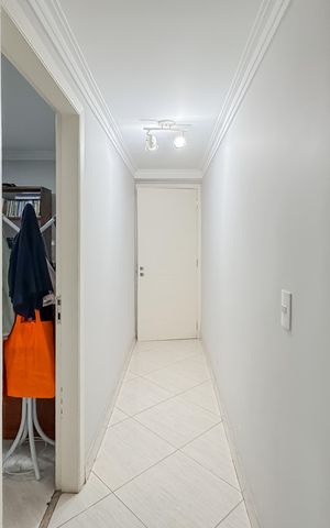 Casa à venda com 174m², 3 quartos e sem vaga Casa à venda com 174m², 3 quartos e sem vagaCorredor