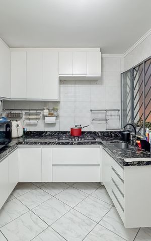 Casa à venda com 174m², 3 quartos e sem vaga Casa à venda com 174m², 3 quartos e sem vagaCozinha