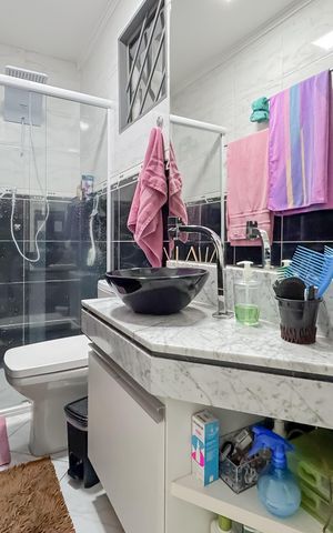 Casa à venda com 174m², 3 quartos e sem vaga Casa à venda com 174m², 3 quartos e sem vagaBanheiro 2