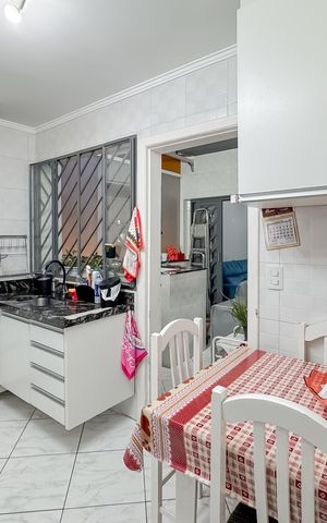Casa à venda com 174m², 3 quartos e sem vaga Casa à venda com 174m², 3 quartos e sem vagaCozinha