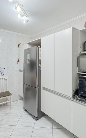 Casa à venda com 174m², 3 quartos e sem vaga Casa à venda com 174m², 3 quartos e sem vagaCozinha