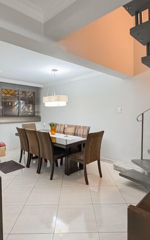 Casa à venda com 174m², 3 quartos e sem vaga Casa à venda com 174m², 3 quartos e sem vagaSala
