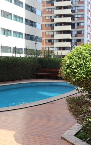 Apartamento à venda com 287m², 3 quartos e 4 vagas Apartamento à venda com 287m², 3 quartos e 4 vagasÁrea comum - Piscina