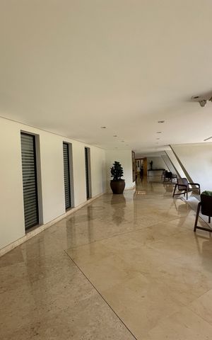 Apartamento à venda com 287m², 3 quartos e 4 vagas Apartamento à venda com 287m², 3 quartos e 4 vagasHall de entrada
