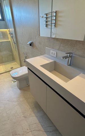 Apartamento à venda com 287m², 3 quartos e 4 vagas Apartamento à venda com 287m², 3 quartos e 4 vagasBanheiro da Suíte 2