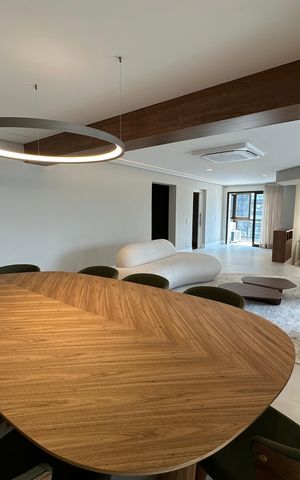Apartamento à venda com 287m², 3 quartos e 4 vagas Apartamento à venda com 287m², 3 quartos e 4 vagasSala de Jantar
