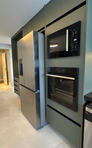 Apartamento à venda com 287m², 3 quartos e 4 vagas Apartamento à venda com 287m², 3 quartos e 4 vagasCozinha