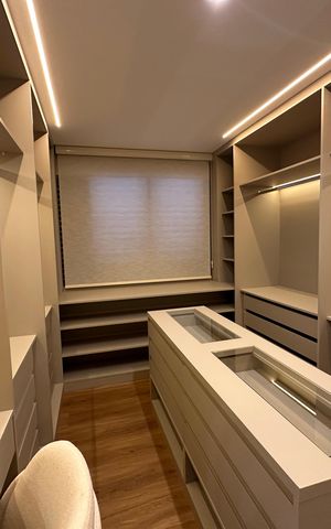 Apartamento à venda com 287m², 3 quartos e 4 vagas Apartamento à venda com 287m², 3 quartos e 4 vagasCloset da suíte 3