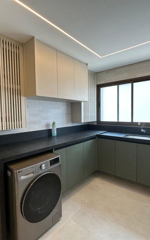 Apartamento à venda com 287m², 3 quartos e 4 vagas Apartamento à venda com 287m², 3 quartos e 4 vagasÁrea de Serviço