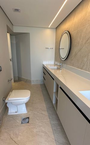 Apartamento à venda com 287m², 3 quartos e 4 vagas Apartamento à venda com 287m², 3 quartos e 4 vagasBanheiro da Suíte 3