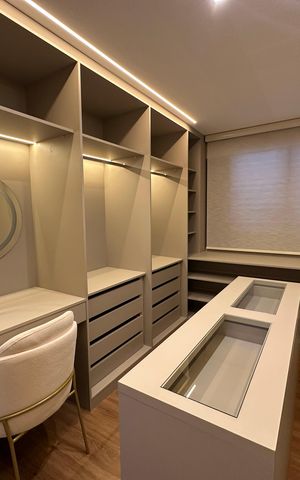 Apartamento à venda com 287m², 3 quartos e 4 vagas Apartamento à venda com 287m², 3 quartos e 4 vagasCloset da suíte 3