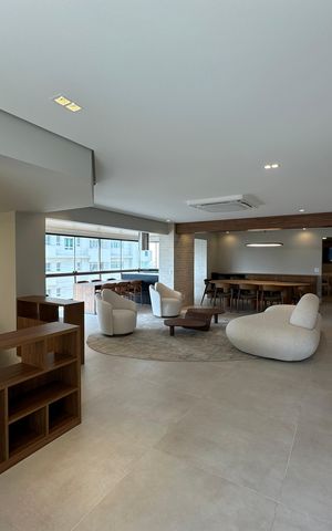 Apartamento à venda com 287m², 3 quartos e 4 vagas Apartamento à venda com 287m², 3 quartos e 4 vagasSala