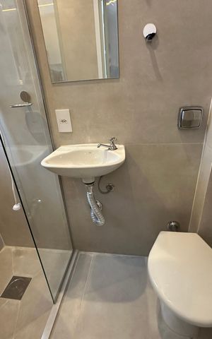 Apartamento à venda com 287m², 3 quartos e 4 vagas Apartamento à venda com 287m², 3 quartos e 4 vagasBanheiro de serviço