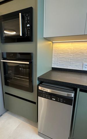 Apartamento à venda com 287m², 3 quartos e 4 vagas Apartamento à venda com 287m², 3 quartos e 4 vagasCozinha
