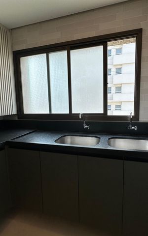 Apartamento à venda com 287m², 3 quartos e 4 vagas Apartamento à venda com 287m², 3 quartos e 4 vagasÁrea de Serviço
