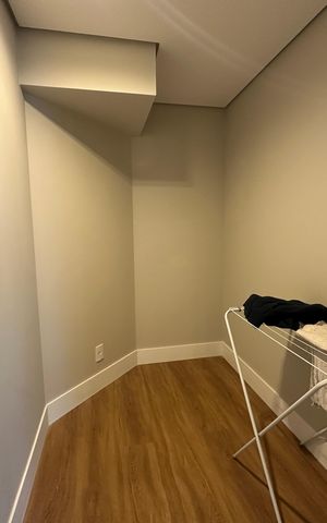 Apartamento à venda com 287m², 3 quartos e 4 vagas Apartamento à venda com 287m², 3 quartos e 4 vagasQuarto de Serviço