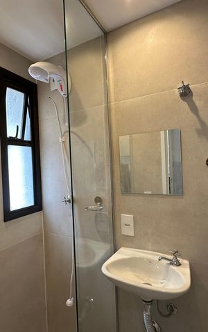 Apartamento à venda com 287m², 3 quartos e 4 vagas Apartamento à venda com 287m², 3 quartos e 4 vagasBanheiro de serviço