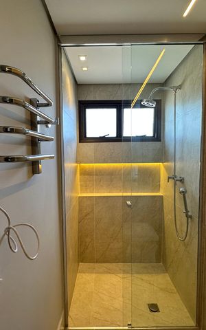 Apartamento à venda com 287m², 3 quartos e 4 vagas Apartamento à venda com 287m², 3 quartos e 4 vagasBanheiro da Suíte 2