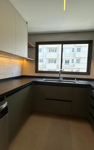 Apartamento à venda com 287m², 3 quartos e 4 vagas Apartamento à venda com 287m², 3 quartos e 4 vagasCozinha