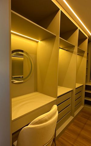 Apartamento à venda com 287m², 3 quartos e 4 vagas Apartamento à venda com 287m², 3 quartos e 4 vagasCloset da suíte 3