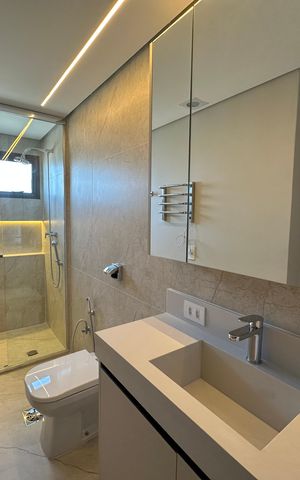 Apartamento à venda com 287m², 3 quartos e 4 vagas Apartamento à venda com 287m², 3 quartos e 4 vagasBanheiro da Suíte 2