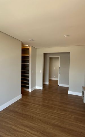 Apartamento à venda com 287m², 3 quartos e 4 vagas Apartamento à venda com 287m², 3 quartos e 4 vagasSuíte 3