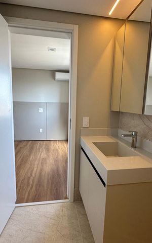 Apartamento à venda com 287m², 3 quartos e 4 vagas Apartamento à venda com 287m², 3 quartos e 4 vagasBanheiro da Suíte 1
