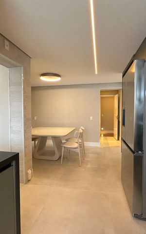 Apartamento à venda com 287m², 3 quartos e 4 vagas Apartamento à venda com 287m², 3 quartos e 4 vagasCozinha