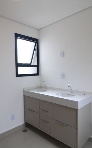 Casa de condomínio para alugar com 460m², 4 quartos e 4 vagasBanheiro/Suite 4