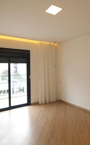 Casa de condomínio para alugar com 460m², 4 quartos e 4 vagasSuite 4